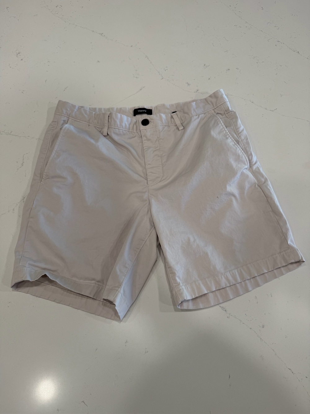 Theory Men's Light Beige Flat-Front Chino Shorts - 32